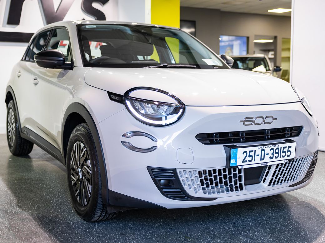 Image for 2025 Fiat 600 1.2 Hybrid Edct 100Hp