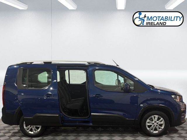 Image for 2020 Peugeot Rifter Wheelchair Accessible