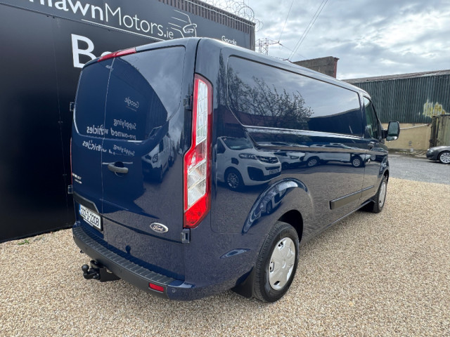 Image for 2022 Ford Transit Custom 170 PS 2.0 TDCI TREND LWB WITH AIR CON // PRICE EXCL. VAT // WET BELT/TIMING BELT REPLACED // STUNNING CONDITION // ONE OWNER // FULL SERVICE HISTORY // AIR CON, CRUISE AND PARKING SENSORS /// 