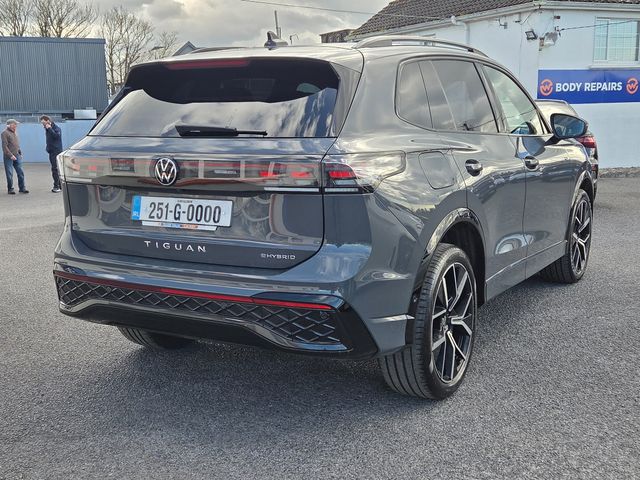 Image for 2025 Volkswagen Tiguan R-LINE TSI DSG