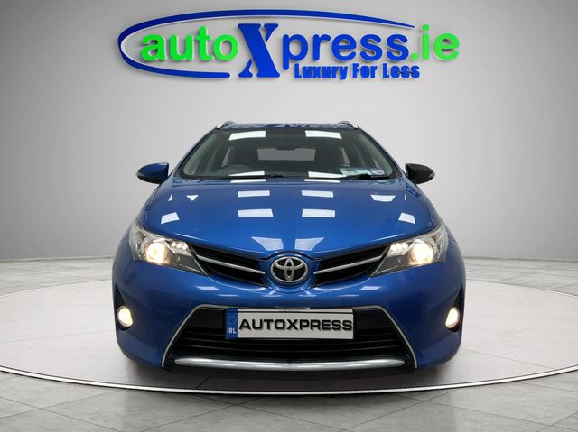 Image for 2015 Toyota Auris Dual Tour Sport, Manual, Reversing camera