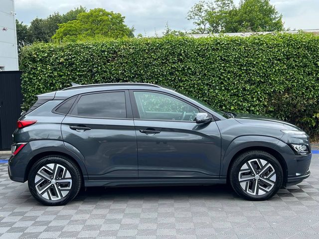 Image for 2022 Hyundai Kona PREMIUM EV 64KWH // HEATED SEATS // REVERSE CAMERA // APPLE CARPLAY/ANDROID AUTO