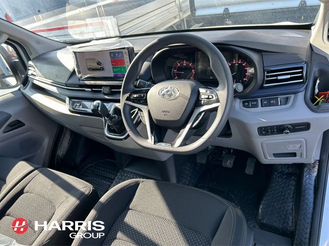 Image for 2025 Maxus Deliver 9 Single Wheel 14ft Luton / Box Body with Tail Lift