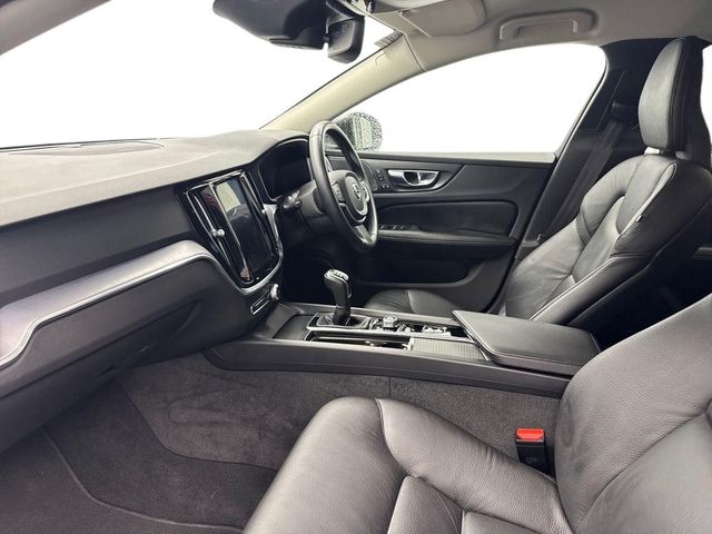 Image for 2021 Volvo V60 D3 MOM *2YR VOLVO SELEKET* €125 PER WEEK