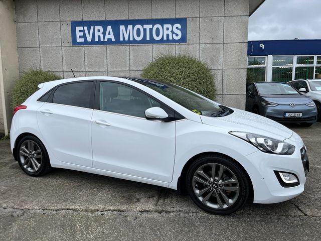 Image for 2016 Hyundai i30 PREMIUM 1.6 DIESEL //PANORAMIC GLASS ROOF//HALF LEATHER SEATS// 