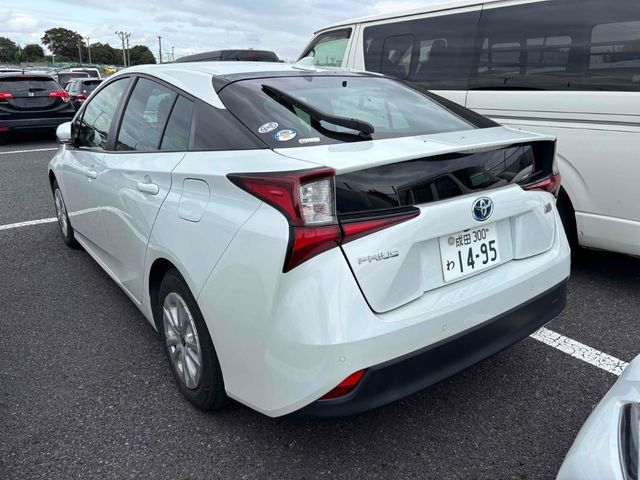 Image for 2021 Toyota Prius 1.8 HYBRID - ADAPTIVE CRUISE CONTROL - TOYOTA SAFETY SENSE - REVERSE CAMERA - A/C HEATING CONTROLS