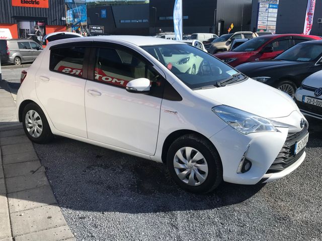 Image for 2019 Toyota Yaris Hybrid Luna