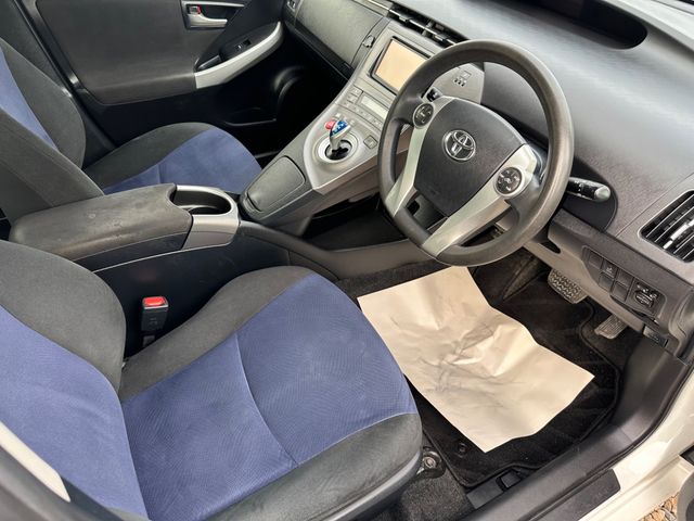 Image for 2015 Toyota Prius Petrol Hybrid Automatic