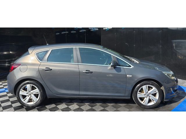 Image for 2015 Opel Astra 1.6 CDTI LOW MILEAGE