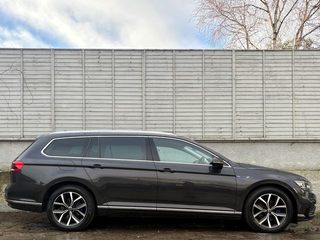 Image for 2022 Volkswagen Passat GTE DSG 215BHP / 12 MONTH NATIONWIDE WARRANTY INCLUDED / PLUG-IN HYBRID / 18* ALLOYS / BLACK LEATHER / CAMERA / NAV / PARK ASSIST / APPLE CARPLAY / *FINANCE PACKAGES AVAILABLE*