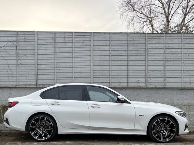 Image for 2021 BMW 3 Series 330e SE PRO AUTO / 20" UPGRADED ALLOYS / APPLE & ANDROID / ONE OWNER / BMW HISTORY / *FINANCE OPTIONS AVAILABLE*