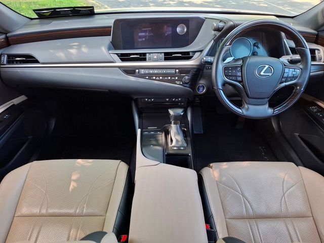 Image for 2021 Lexus ES 300h LUXURY SUNROOF BEIGE LEATHER 12 MONTH WARRANTY