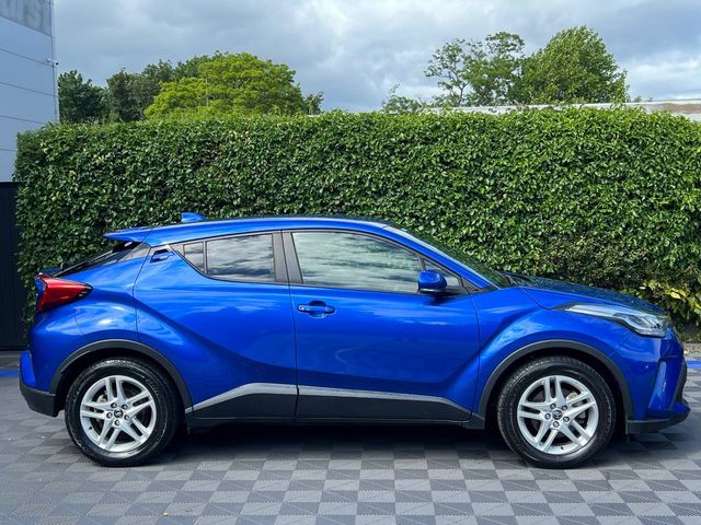 Image for 2021 Toyota C-HR 1.8 HYBRID AUTO // ADAPTIVE CRUISE CONTROL // 17" ALLOYS // BLUETOOTH MUSIC