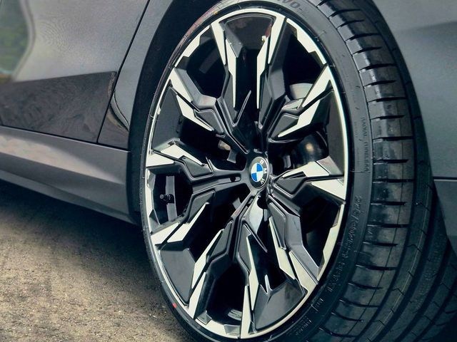 Image for 2025 BMW i5 40 eDrive (335bhp), Panoramic Sunroof, 21" Alloys CarPlay/Android Auto - First Registered in April 2025 - Trade in Price €54, 999