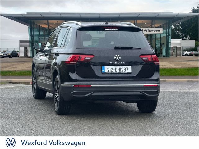 Image for 2021 Volkswagen Tiguan LIFE 2.0TDI 122HP MANUAL 