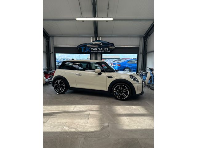 Image for 2021 Mini Cooper 