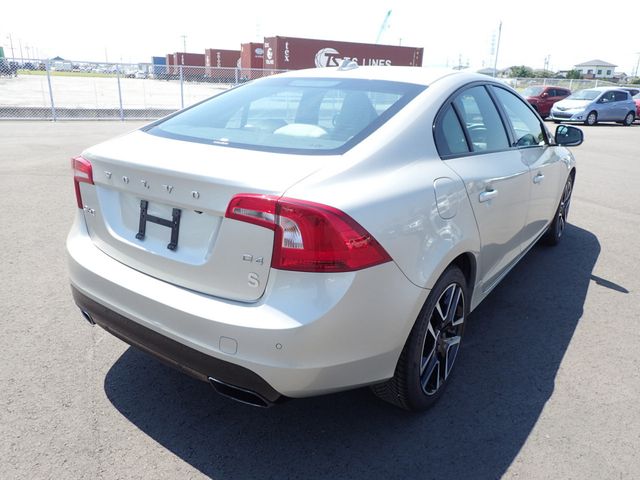 Image for 2016 Volvo S60 2.0 D4 SE LUXURY PLUS DIESEL AUTOMATIC // MASSIVE SPEC // FULL HEATED LEATHER // REVERSING CAMERA // CRUISE CONTROL // LANE ASSIST // COLLISION WARNING SYSTEM // UPGRADED SPORT ALLOYS