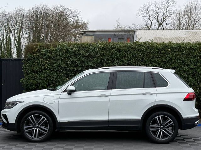 Image for 2023 Volkswagen Tiguan ELEGANCE 1.4 HYBRID ** TOP SPEC ** // OPENING PAN ROOF // HEATED SEATS // APPLE CARPLAY/ANDROID AUTO