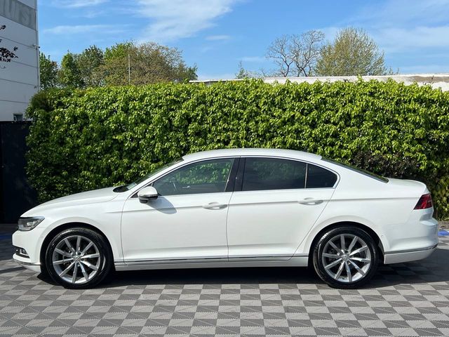 Image for 2018 Volkswagen Passat HIGHLINE 2.0 TDI AUTO // VERY LOW MILEAGE // LEATHER HEATED COOLED SEATS // 360 PARKING CAMERAS