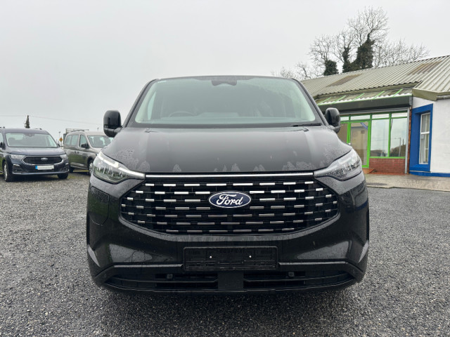 Image for 2026 Ford Tourneo Custom Hybrid Wheelchair Car