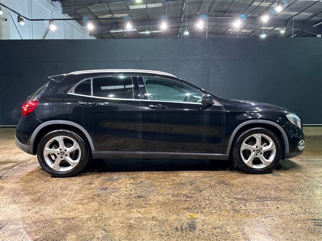 Image for 2018 Mercedes-Benz GLA Class 1.6L AUTOMATIC GLA 180 - FULL BLACK LEATHER HEATED SEATS - REVERSE CAMERA - CRUISE CONTROL