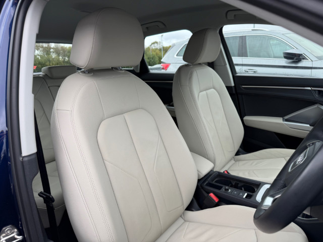 Image for 2024 Audi Q3 35 TDI 150HP S-T SE * APPLE CAR PLAY / REVERSING CAMERA * 