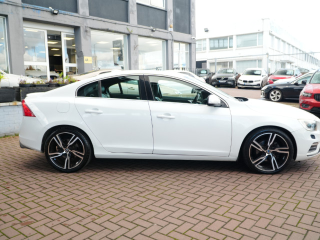 Image for 2016 Volvo S60 D4 R DESIGN Lda-fd4204t 4DR SALOON Auto