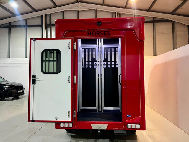 Image for 2021 Peugeot Boxer Overlander R160
