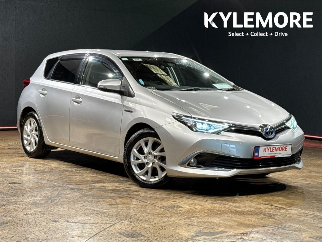 Image for 2017 Toyota Auris 1.8 HYBRID - 16'' FACTORY ALLOYS - HALF BLACK LEATHER -PUSH BUTTON STOP/START - REAR CAMERA