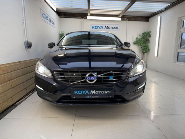 Image for 2017 Volvo V60 2.0 D4 SE LUXURY PLUS 190 BHP DIESEL AUTOMATIC // FULL HEATED LEATHER // REVERSING CAMERA // CRUISE CONTROL // LANE ASSIST // COLLISION WARNING SYSTEM // UPGRADED SPORT ALLOYS