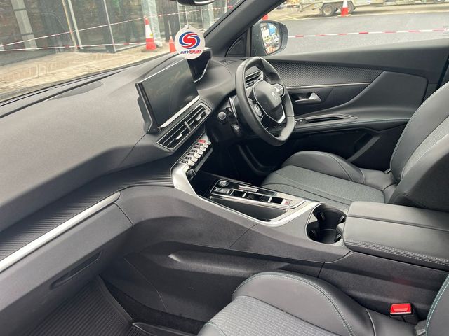 Image for 2024 Peugeot 5008 1.2 Hybrid 136bhp E-DCS6 Allure 