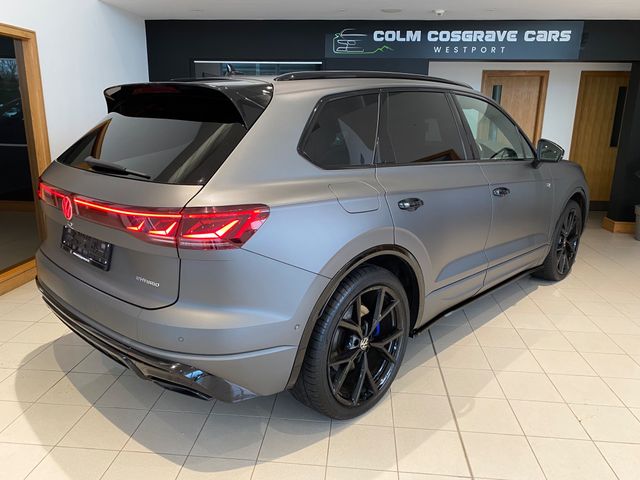 Image for 2024 Volkswagen Touareg V6 3.0 TSI R 462HP **Silicone Grey Upgraded 22s**