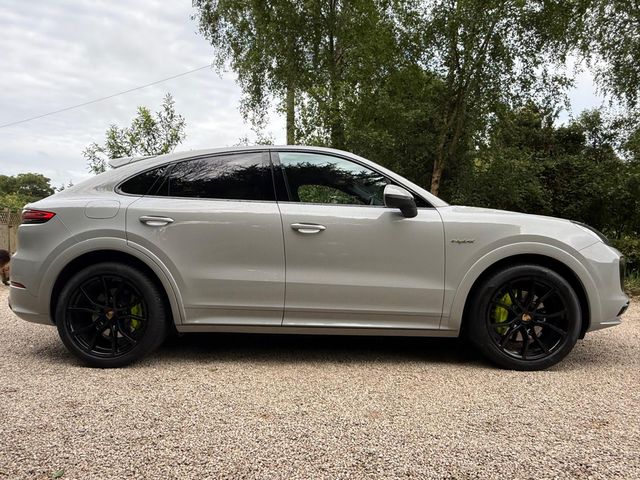 Image for 2023 Porsche Cayenne E-HYBRID COUPE PLATINUM *Huge Specification…Crayon…Mojave Leather*