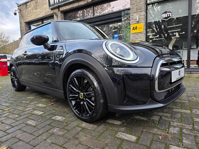 Image for 2022 Mini Cooper S LEVEL 2 ELECTRIC 136 KW 33 KWH . FSH. FINANCE ARRANGED. SIMI. AA APPROVED.