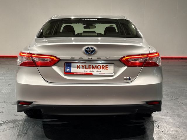 Image for 2018 Toyota Camry 2.5 HYBRID AUTOMATIC - CRUISE CONTROL - TOYOTA SAFETY SENSE - LANE KEEP ASSIST - HEATING / AC CONTROLS - REVERSE CAMERA 