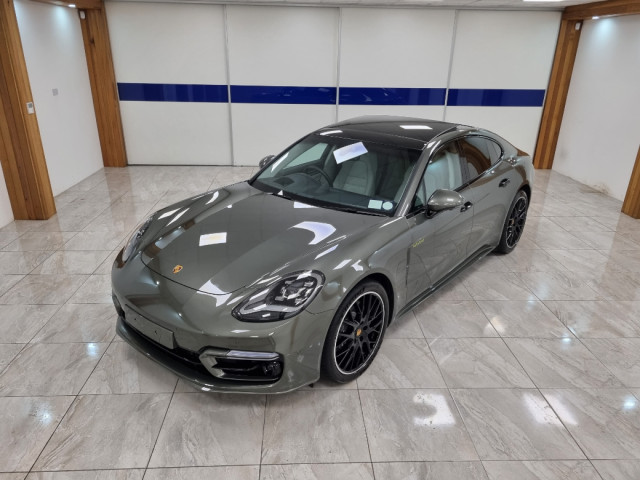 Image for 2023 Porsche Panamera UNIQUE COLOUR COMBO