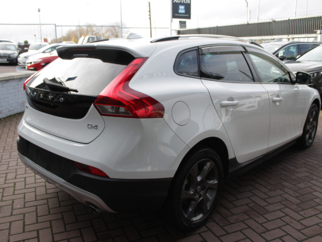 Image for 2016 Volvo V40 Cross Country 