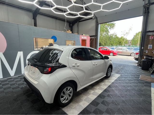 Image for 2022 Toyota Yaris 2022 TOYOTA YARIS X 1.0 AUTOMATIC / REVERSE CAMERA AND MORE