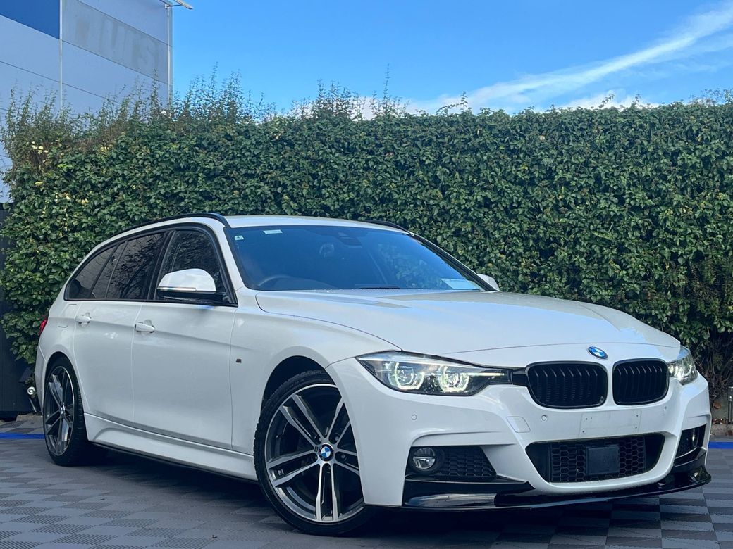 Image for 2018 BMW 3 Series 320d M-SPORT TOURING // SHADOW EDITION // FULL COMPETITION PACK // REVERSE CAMERA // 19" SHADOW EDITION ALLOYS