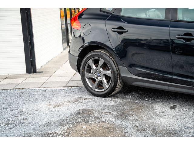 Image for 2015 Volvo V40 1.6 D2 (115hp) SE Powershift