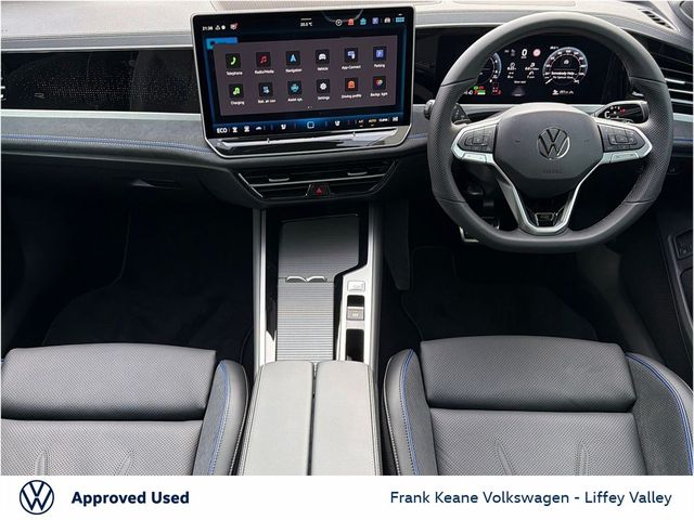 Image for 2026 Volkswagen Passat *NEW* R-LINE PHEV 1.5 TSI 204BHP PLUG IN HYBRID *OYSTER SILVER METALLIC* *PANORAMIC GLASS ROOF* *VIENNA LEATHER* *ELECTRIC SEAT ADJUSTMENT* *AREA 360 VIEW CAMERA* *PCP FINANCE AVAILABLE*