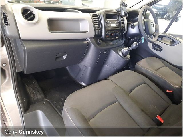 Image for 2015 Renault Trafic Business Plus SWB