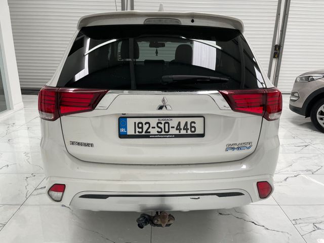 Image for 2019 Mitsubishi Outlander 2.4L Plug-in EV S-Edition 5 seat