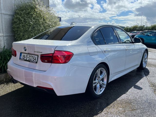 Image for 2019 BMW 3 Series 330e M-SPORT AUTOMATIC 2.0 PETROL HYBRID PHEV //HIGH SPEC//LOW MILES//FULL LEATHER HEATED ELECTRIC SEATS//REVERSE CAMERA//KEYLESS ENTRY//ADAPTIVE CRUISE CONTROL//