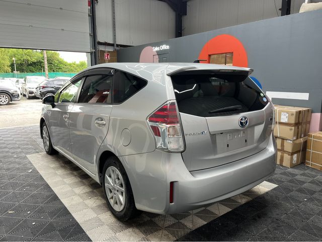 Image for 2015 Toyota Prius 2015 TOYOTA PRIUS ALPHA S 1.8 AUTOMATIC / CRUISE CONTROL / REVERSE CAMERA AND MORE