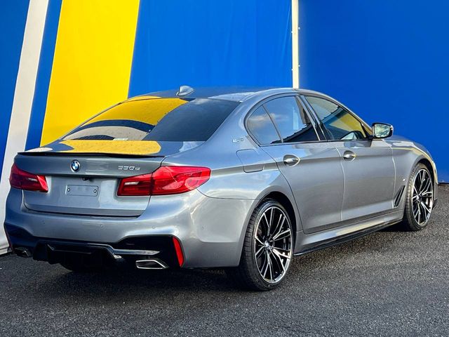 Image for 2019 BMW 5 Series 530e M-SPORT COMPETITION 2.0 HYBRID // LOW MILEAGE // LEATHER POWERED HEATED M-SPORT SEATS // AMBIENT LIGHTING PACK