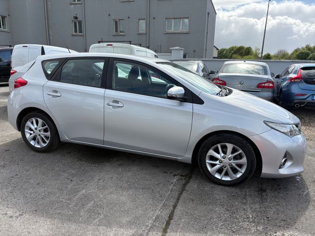 Image for 2014 Toyota Auris 1.4 D4D Aura 