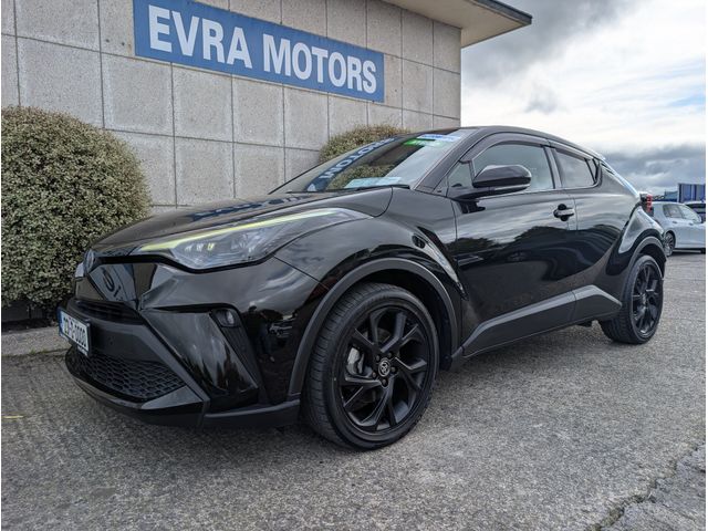 Image for 2023 Toyota C-HR SOL NERO AUTOMATIC HYBRID 1.8 PETROL //HIGH SPEC//LOW MILES//HALF LEATHER HEATED SEATS//360 PARKING CAMERAS//KEYLESS ENTRY//ADAPTIVE CRUISE CONTROL//