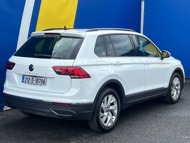 Image for 2021 Volkswagen Tiguan LIFE 2.0 TDI // REVERSE CAMERA // APPLE CARPLAY/ANDROID AUTO // DUAL ZONE CLIMATE CONTROL