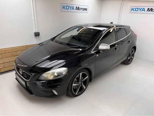 Image for 2016 Volvo V40 2.0 D4 DIESEL R-DESIGN EDITION AUTO // FULL PAN ROOF // BLACK SAPPHIRE METALLIC // IMMACULATE EXAMPLE // CRUISE CONTROL // PARK ASSIST // ELECTRIC MEMORY SEATS // KEYLESS GO // UPGRADED SPORT ALLOYS